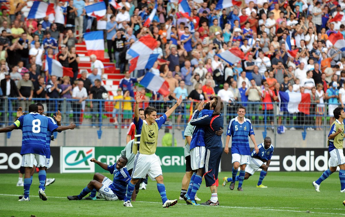 欧洲杯足球赛上发生令人震惊的一幕是什么