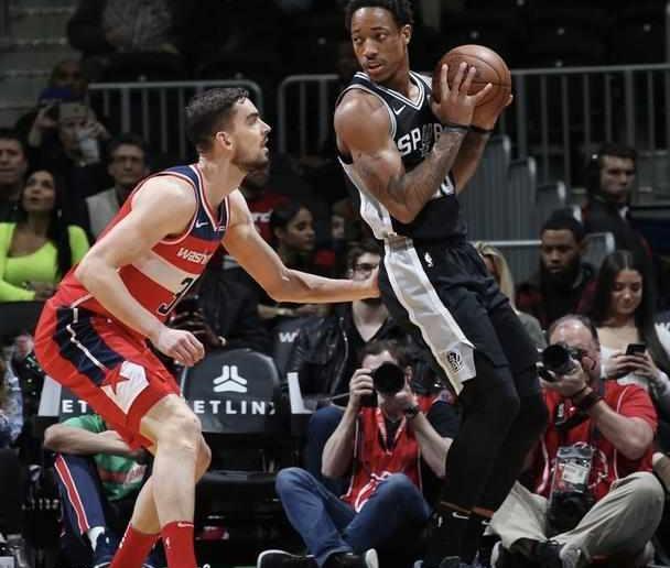 众志成城下一句怎么配团结